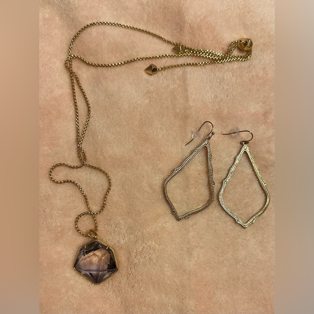 Kendra Scott Vanessa Necklace in Rose Gold and Sophee Drop Earrings in Rose Gold